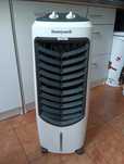 Klimator Honeywell TC10PM Biały