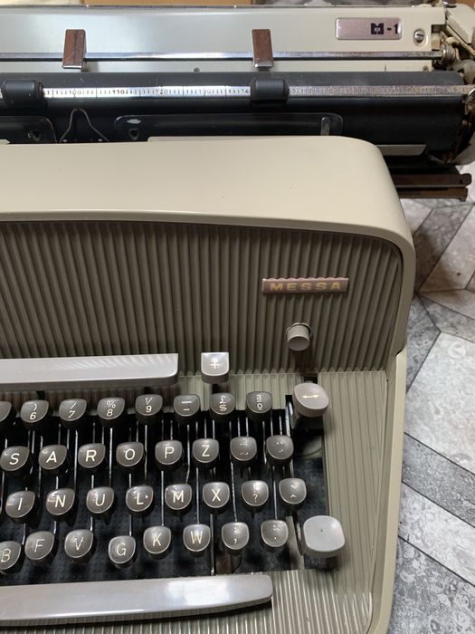 Maquinas de escrever + Fax