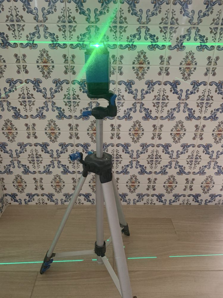 Laser auto-nivelante com tripé