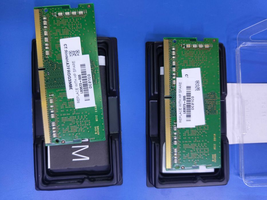 Оперативка Samsung SO-DIMM 4GB×2, 3200 DDR4 M471A5244CBO-CWE