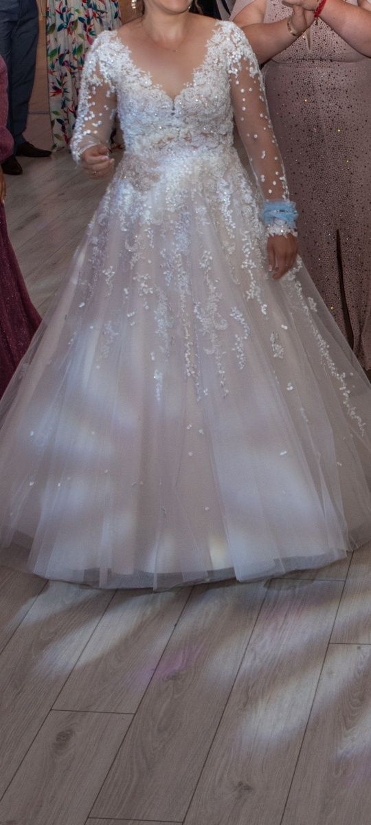Suknia ślubna długi rękaw koronka