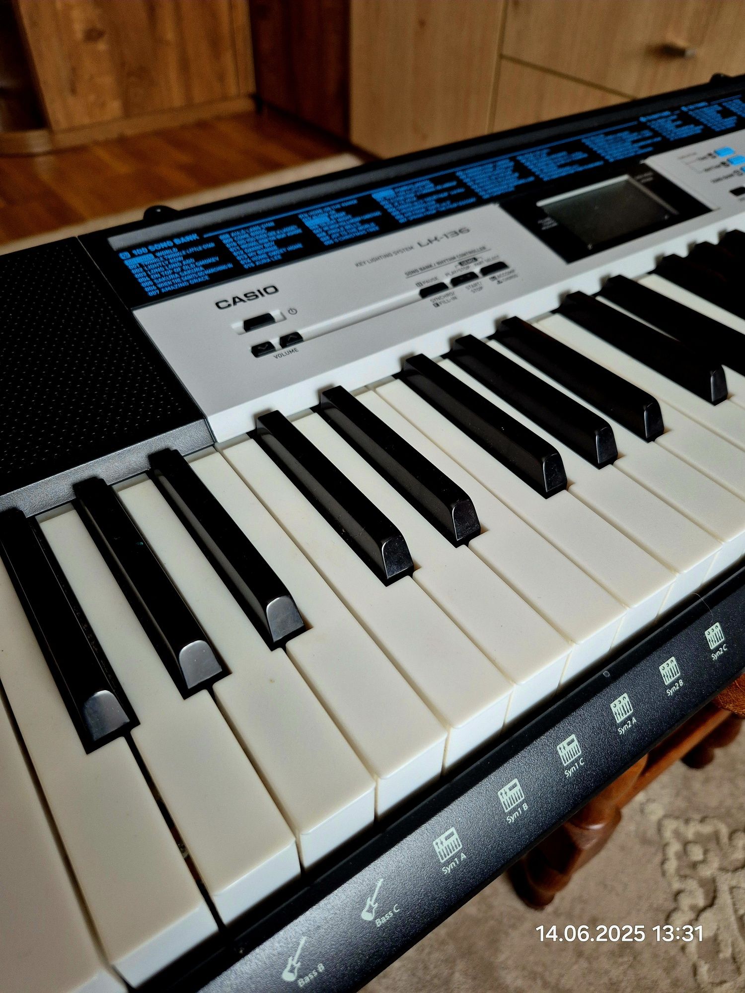 CASIO LK-136  сентизатор