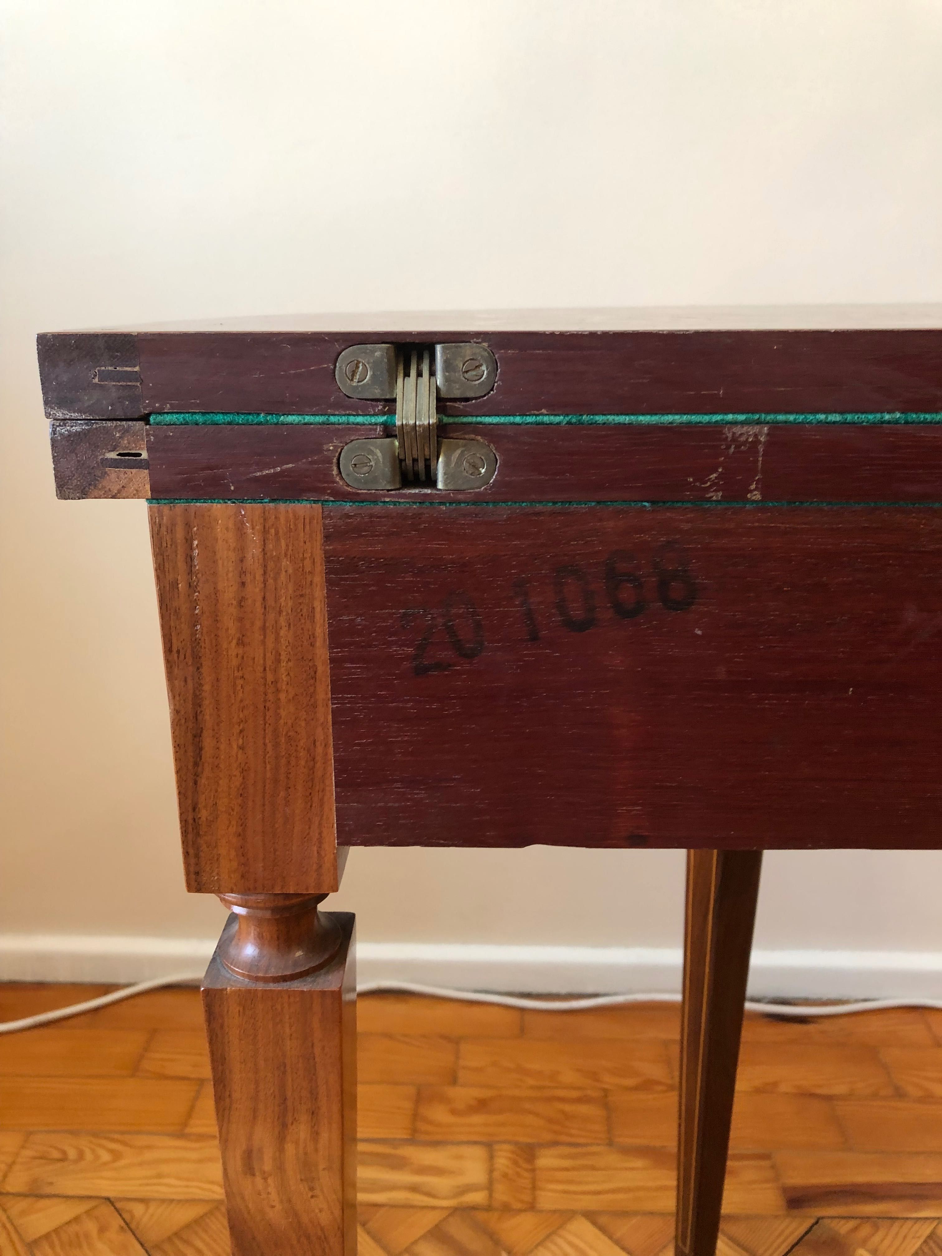 Mesa de jogo antiga estilo Dona Maria