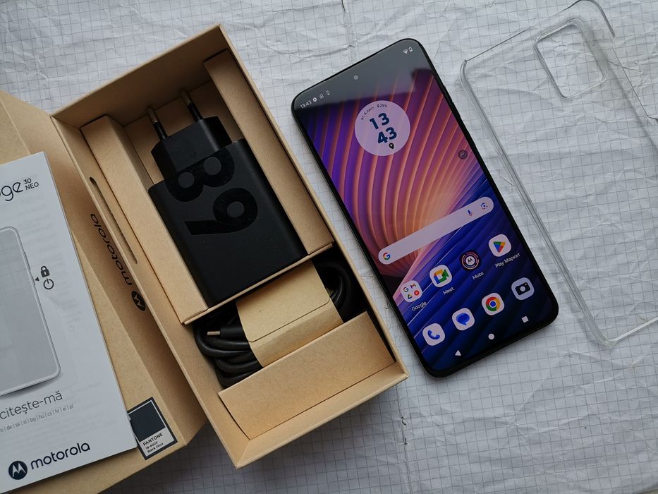 Смартфон Motorola Edge 30 Neo 8/128GB Black Onyx NFC Android 14
