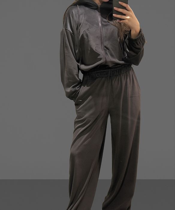 Шоколадний велюровий костюм