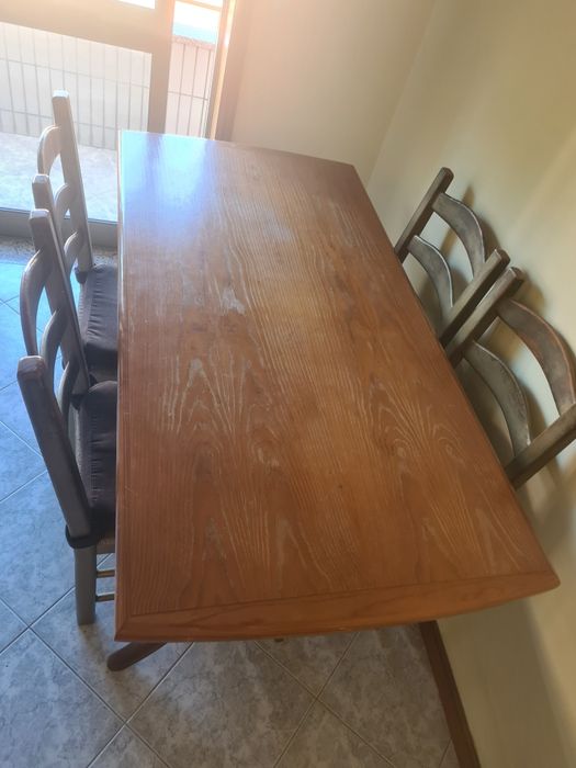 Mesa de jantar 4 cadeiras
