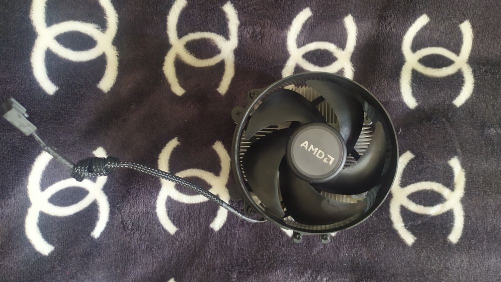 Продам процессор AMD Ryzen 5 1600 (6/12) BOX + кулер