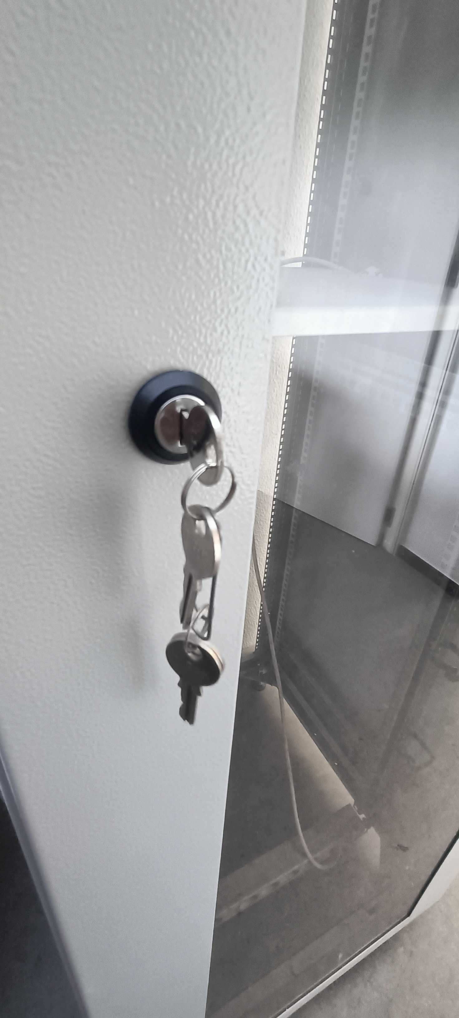 Bastidor informático metálico com portas amovíveis - negociável