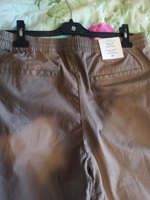 Брюки- карго, кольору беж,нові, фірми H/M.З бавовни, розмірL.Недорого.