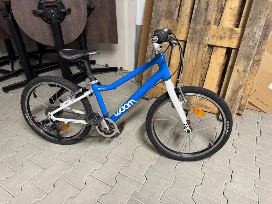 Woom 4 niebieski rower dziecięcy 20 cali