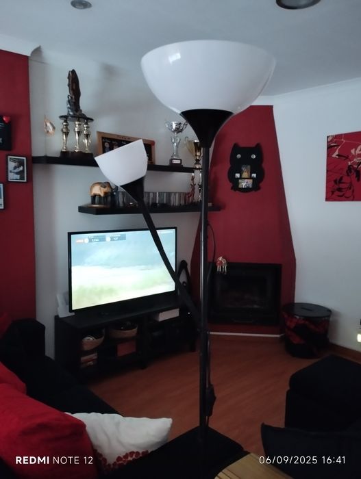 Cadeiro preto alto