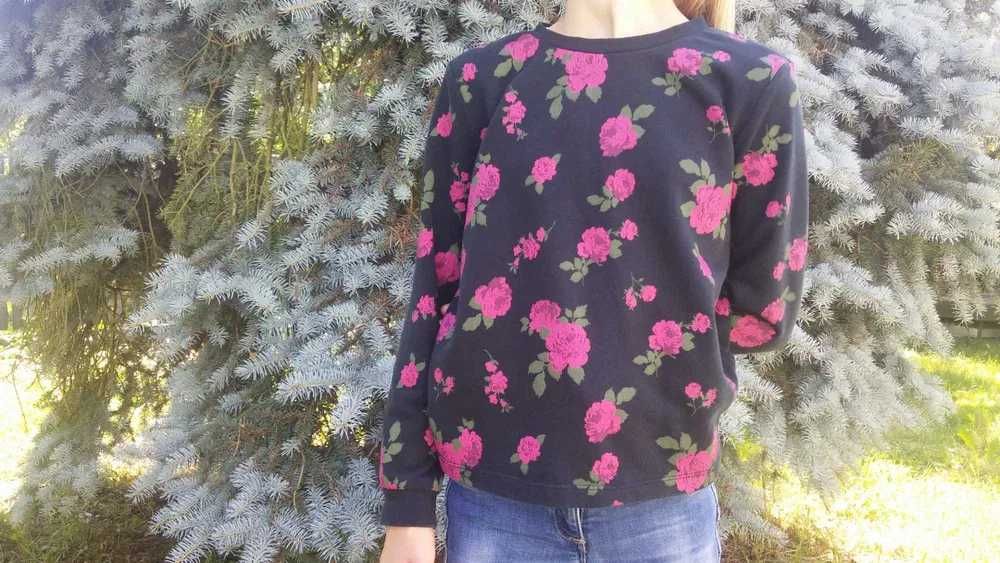 czarna bluza w kwiaty 134/140