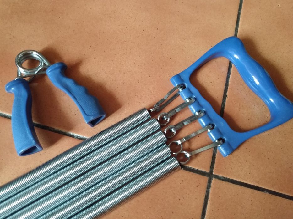 DO ĆWICZEŃ - ekspander sprężynowy, 2 ściskacze do dłoni