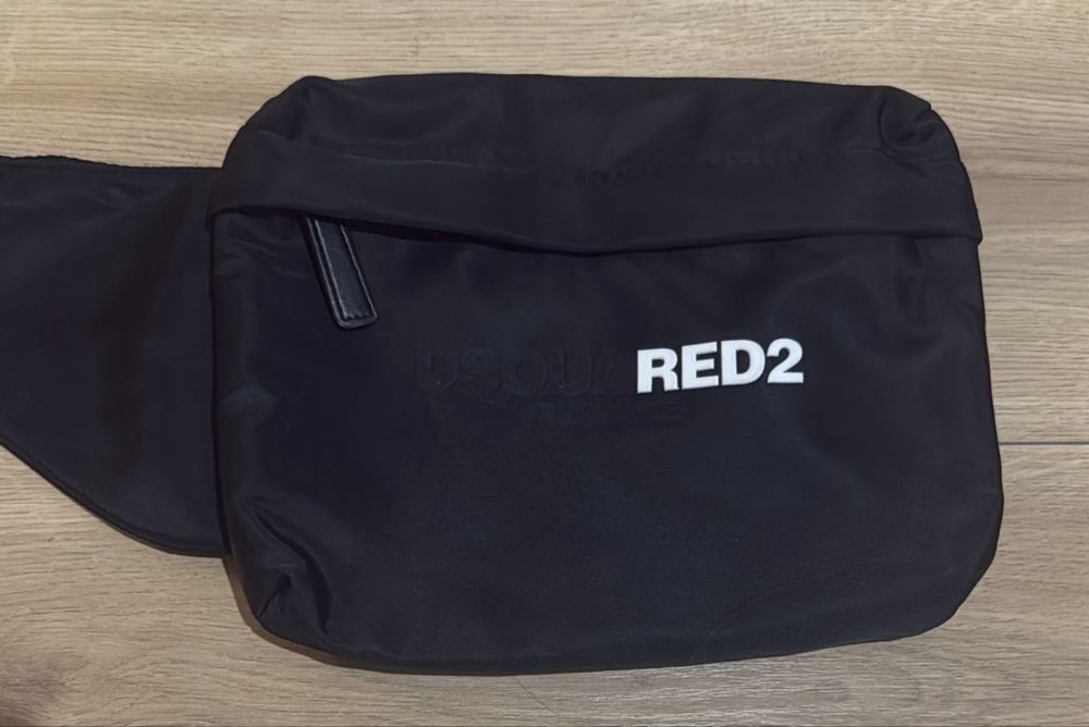 Saszetka nerka DSQUARED2 czarna