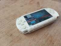 Konsola Sony PSP Biała Fat 1004 bateria zasilacz przerobiona CFW