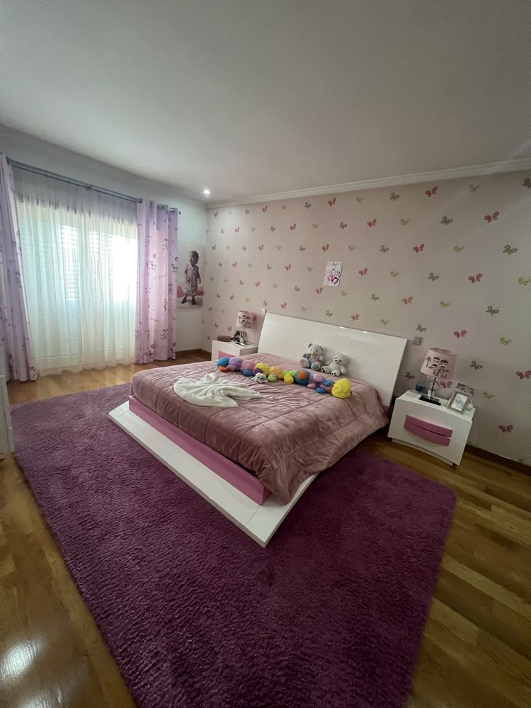 Quarto de criança c cama de casal