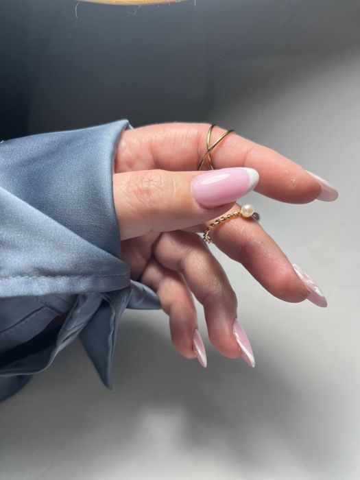 Манікюр та педикюр