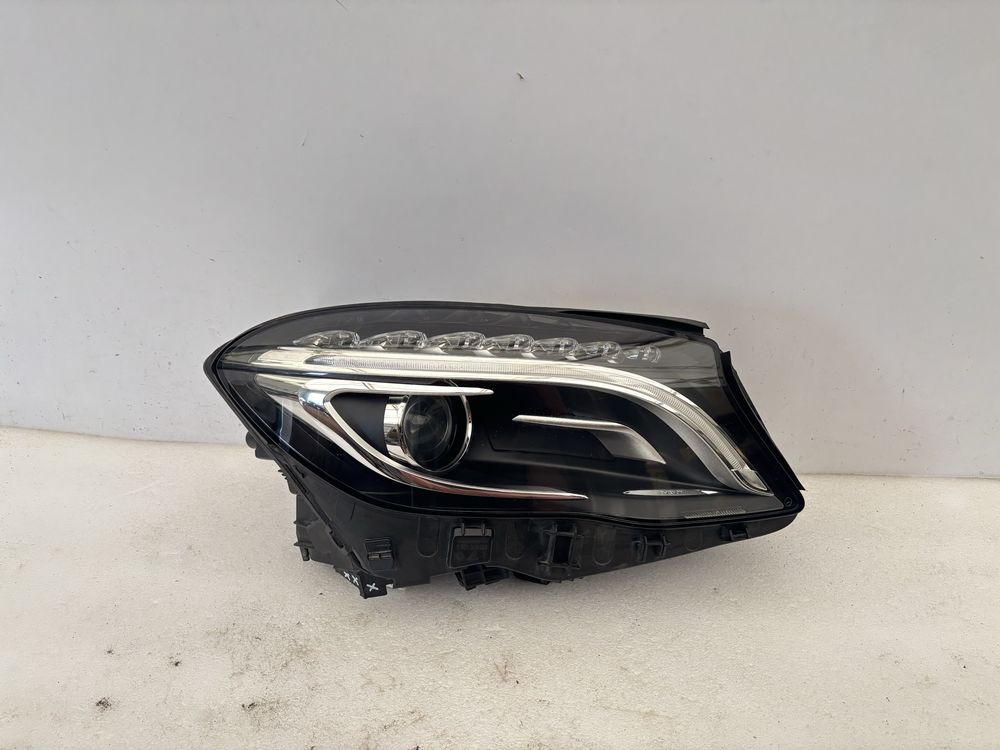 Mercedes GLA W156 BI-xenon lampa prawy przód prawa przednia