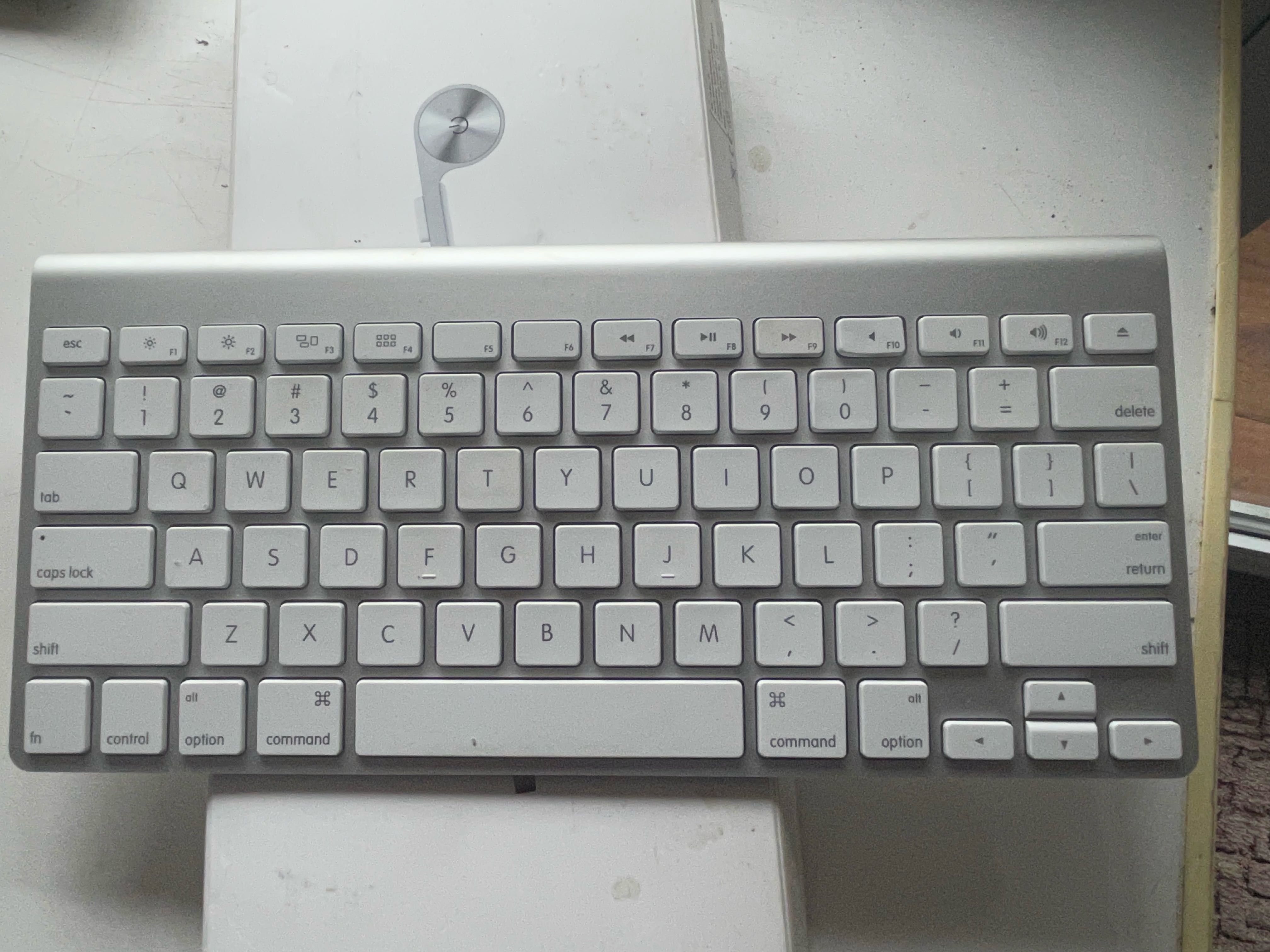 Комплект мышь Клава  Apple A1314 Wireless Magic Keyboard