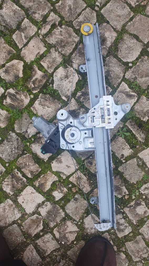 Vendo elevador do vidro para Nissan Leaf de 2020 electrico