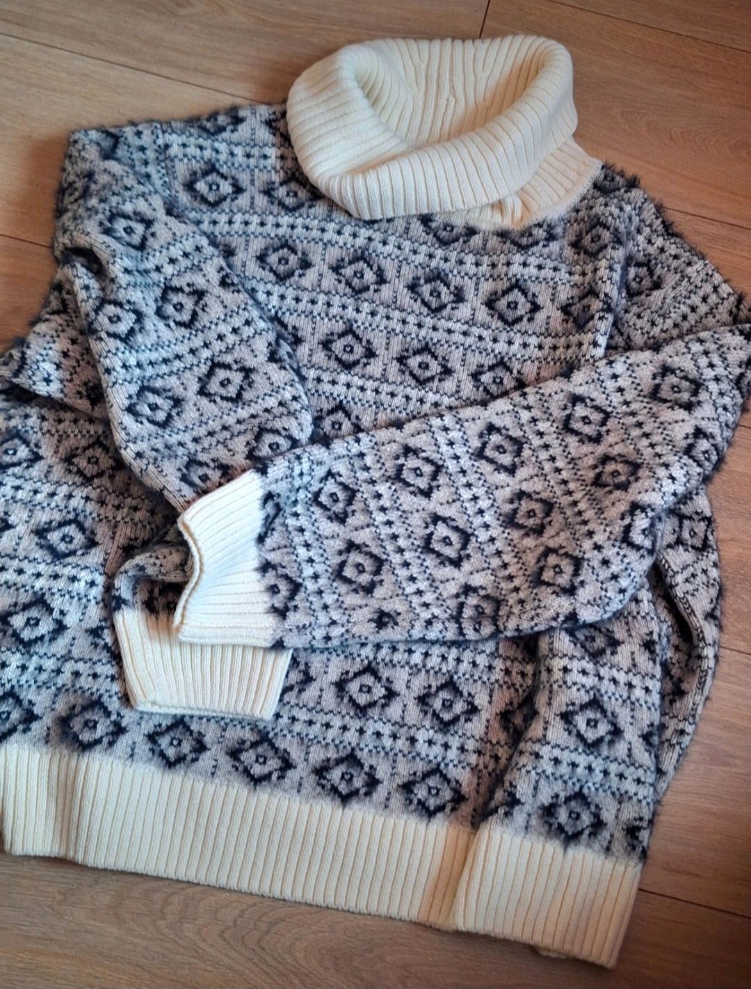 Sweter XXL golf wełna