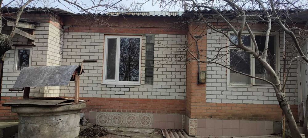 Продам будинок на два виходи. Один власник. Крюків.