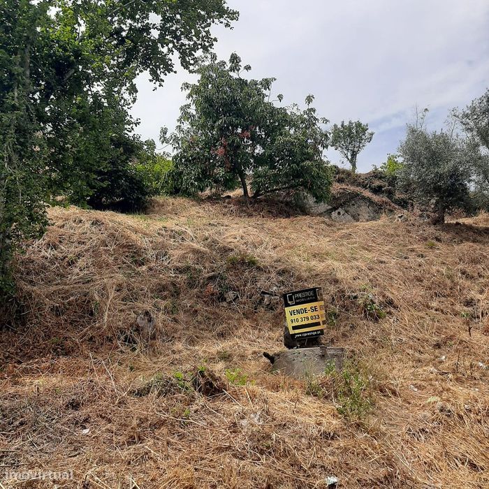 Casa em pedra para reconstruir Canelas Penafiel