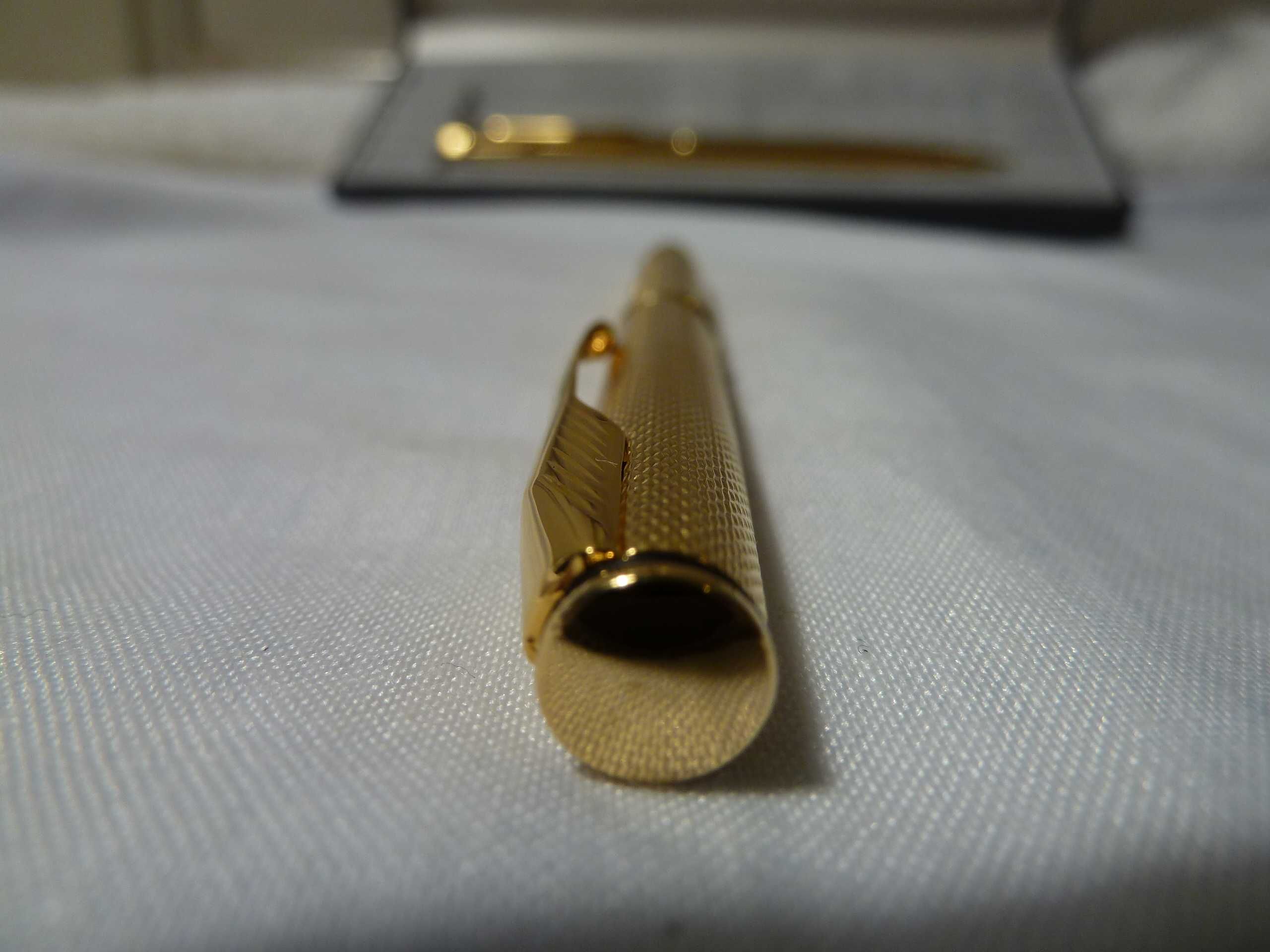 Conjunto (esferográfica e lapiseira) novo Parker ouro lacado