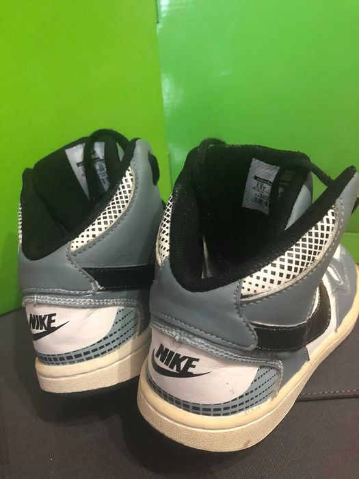 продам дитячі кроссівки NIKE