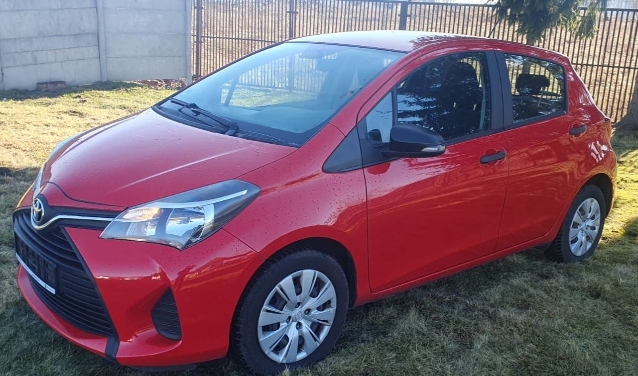 Toyota Yaris 2015r., 1.0 benzyna, model po liftingu