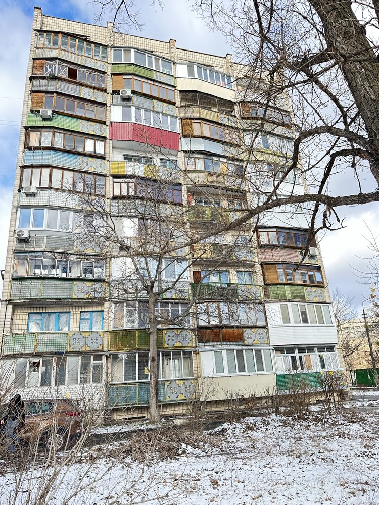Продам 1 кімнатну малогабаритну квартиру Шевченківський район