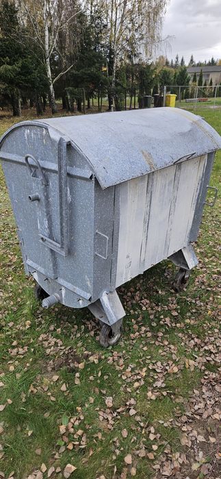 Kontener ocynkowany na śmieci