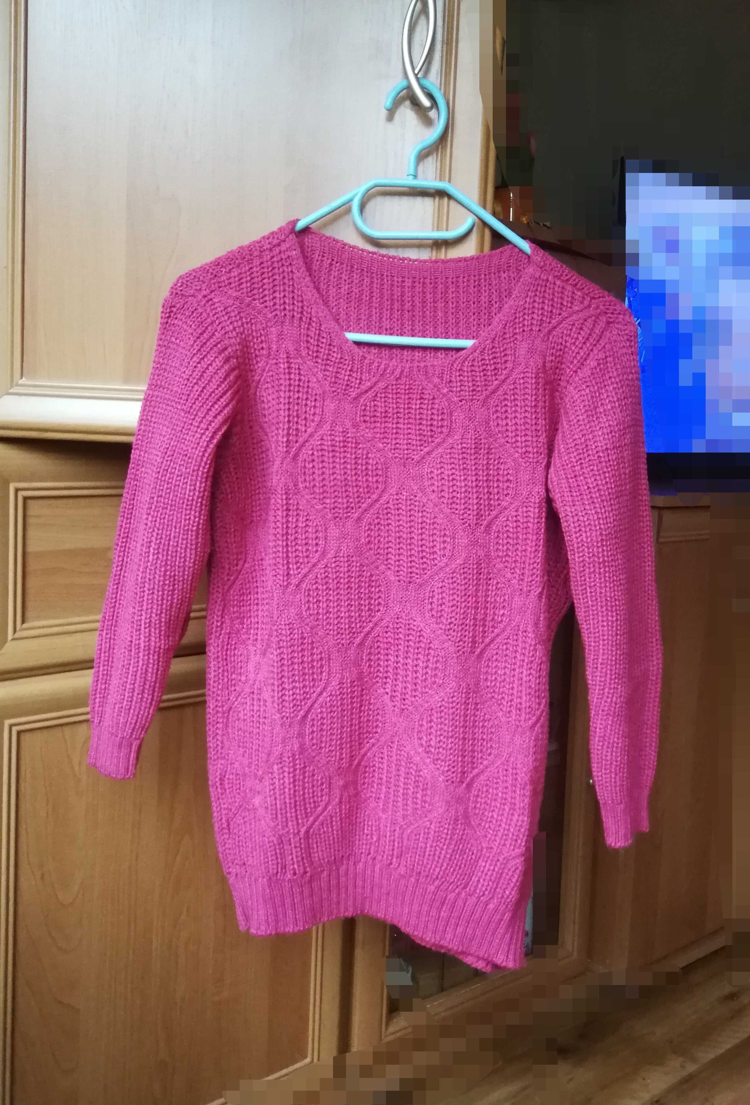 Różowy sweter w rozmiarze M