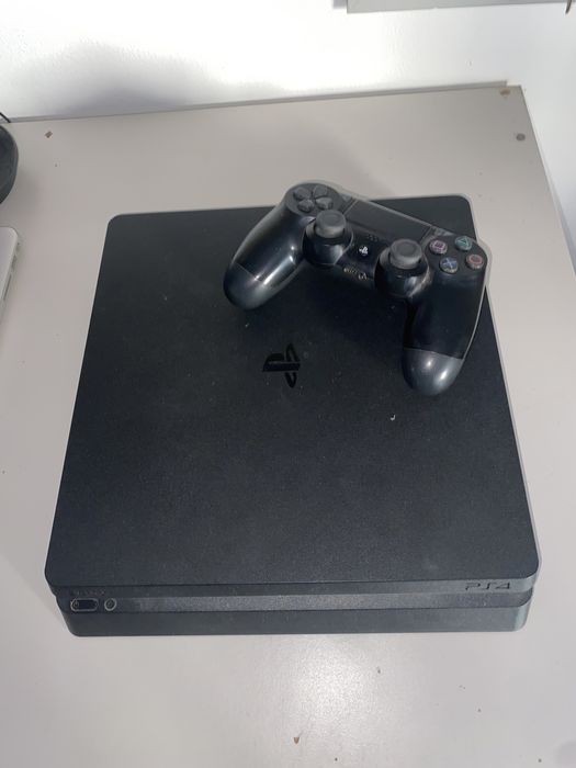 PlayStation 4 Slim 1Tb - Pouco Usada