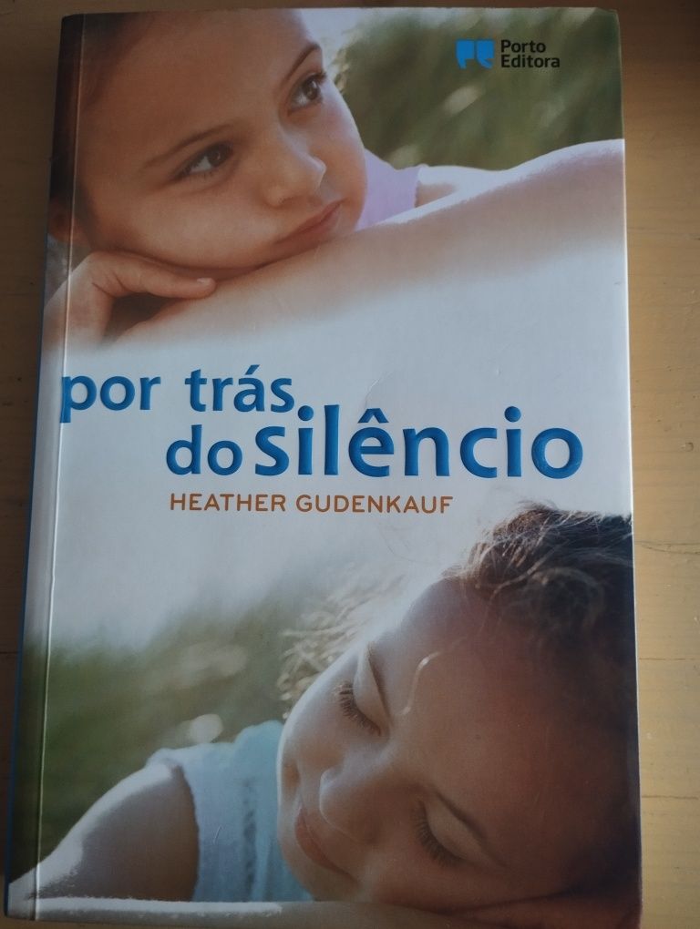 Livro Por trás do Silêncio