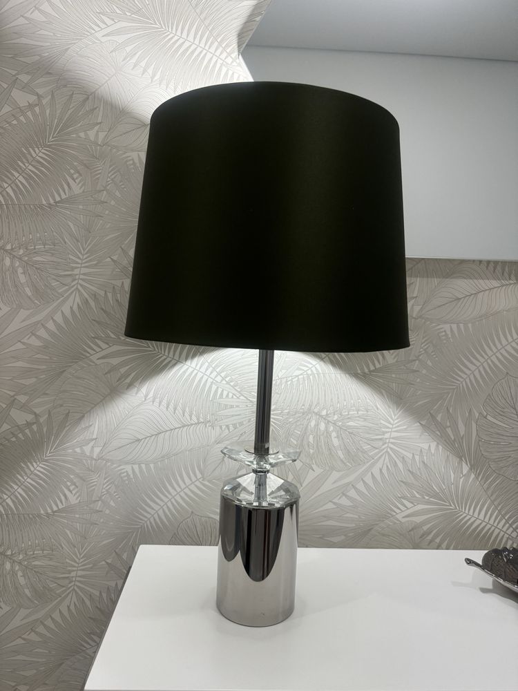 Candeeiro de mesa em tecido e inox cromado