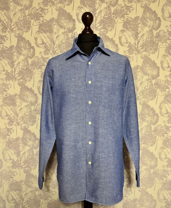 Льняная рубашка Uniqlo .