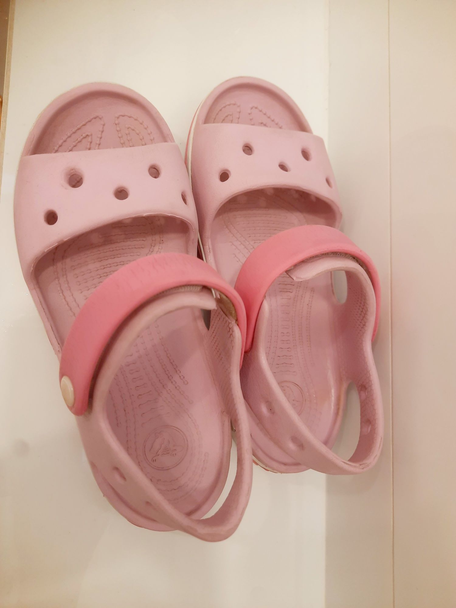 Crocs sandałki dziewczęce J1