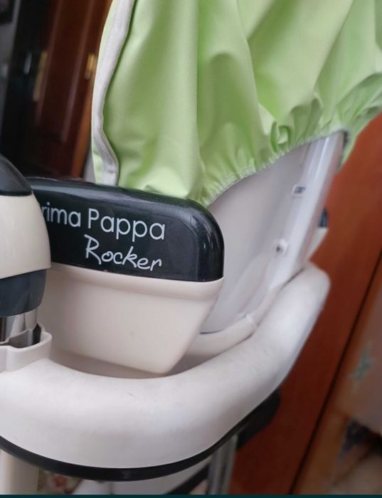 Cadeira da papa com mesa