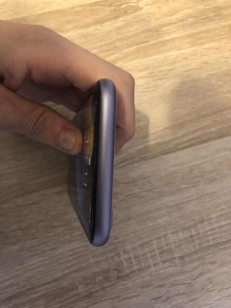 iPhone 11 kupiony 5 miesięcy temu