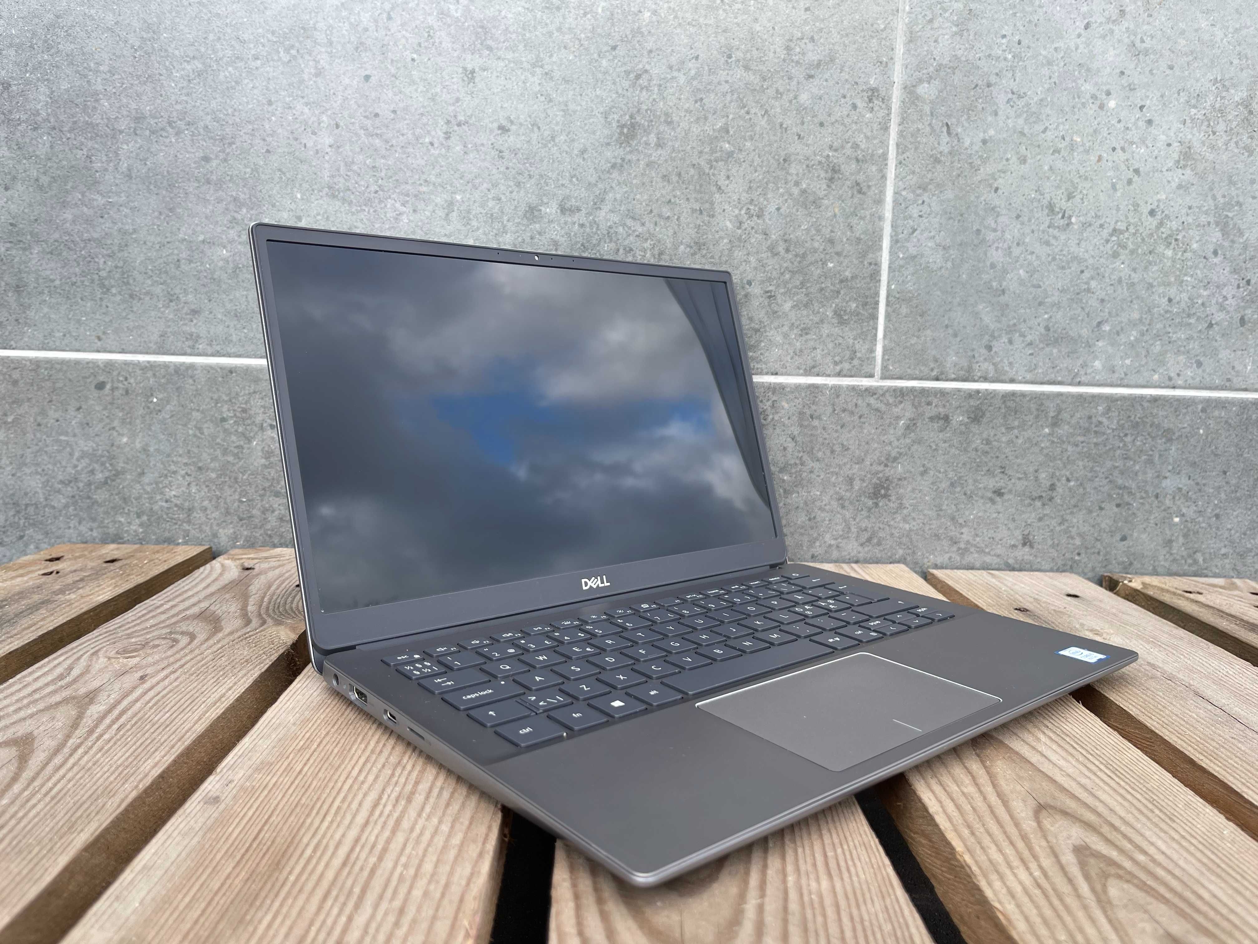 Ноутбук Dell Latitude 3301/i5-8265U/8DDR4/256M2/13"/FHD/IPS/Гарантія