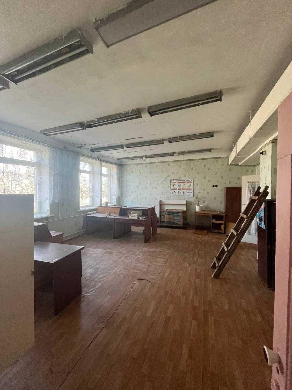 Центр, 1 пов, 233.5 м2, вул. Старокиївська , 2
