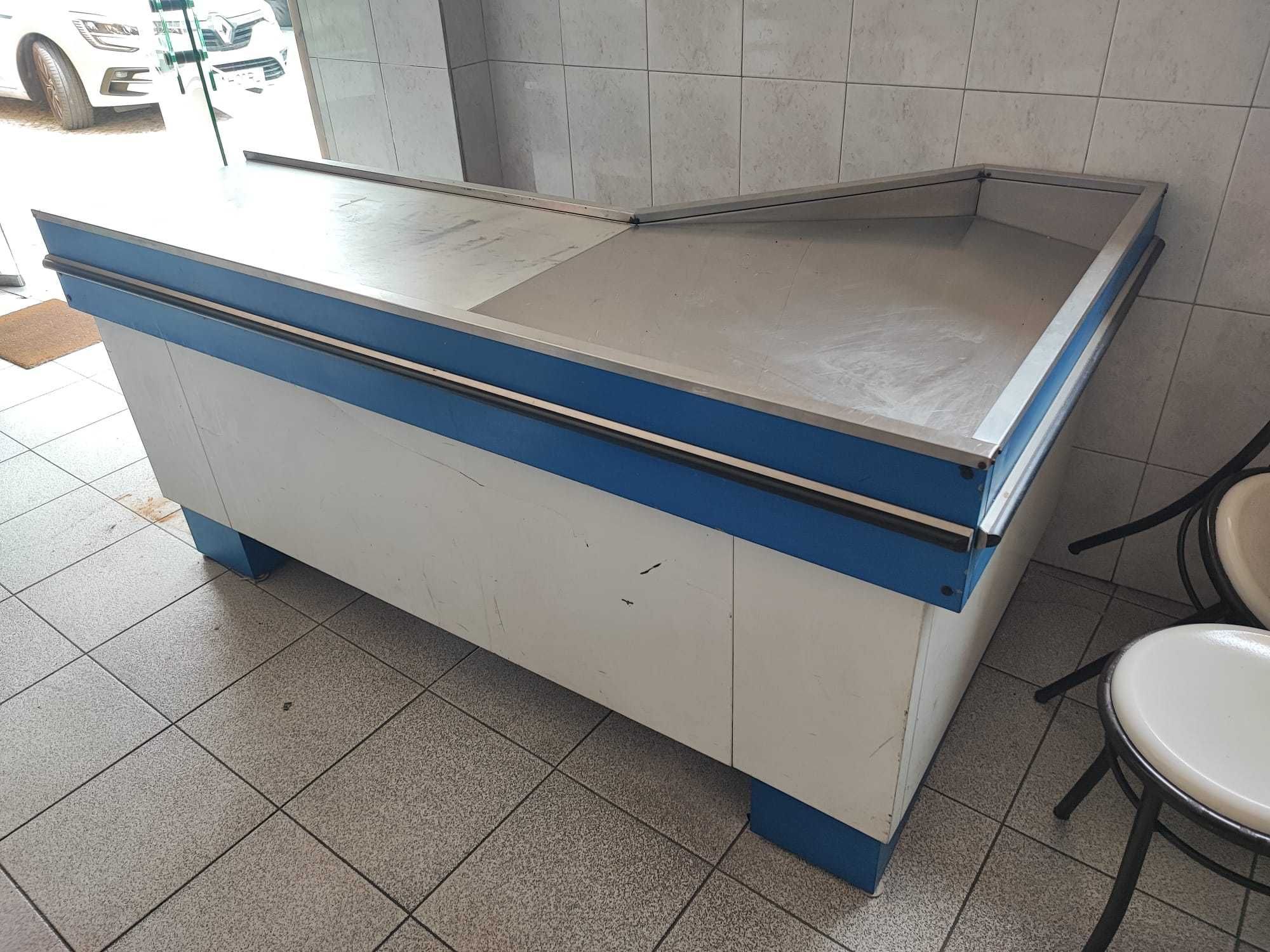 Mesa de saída para supermercado