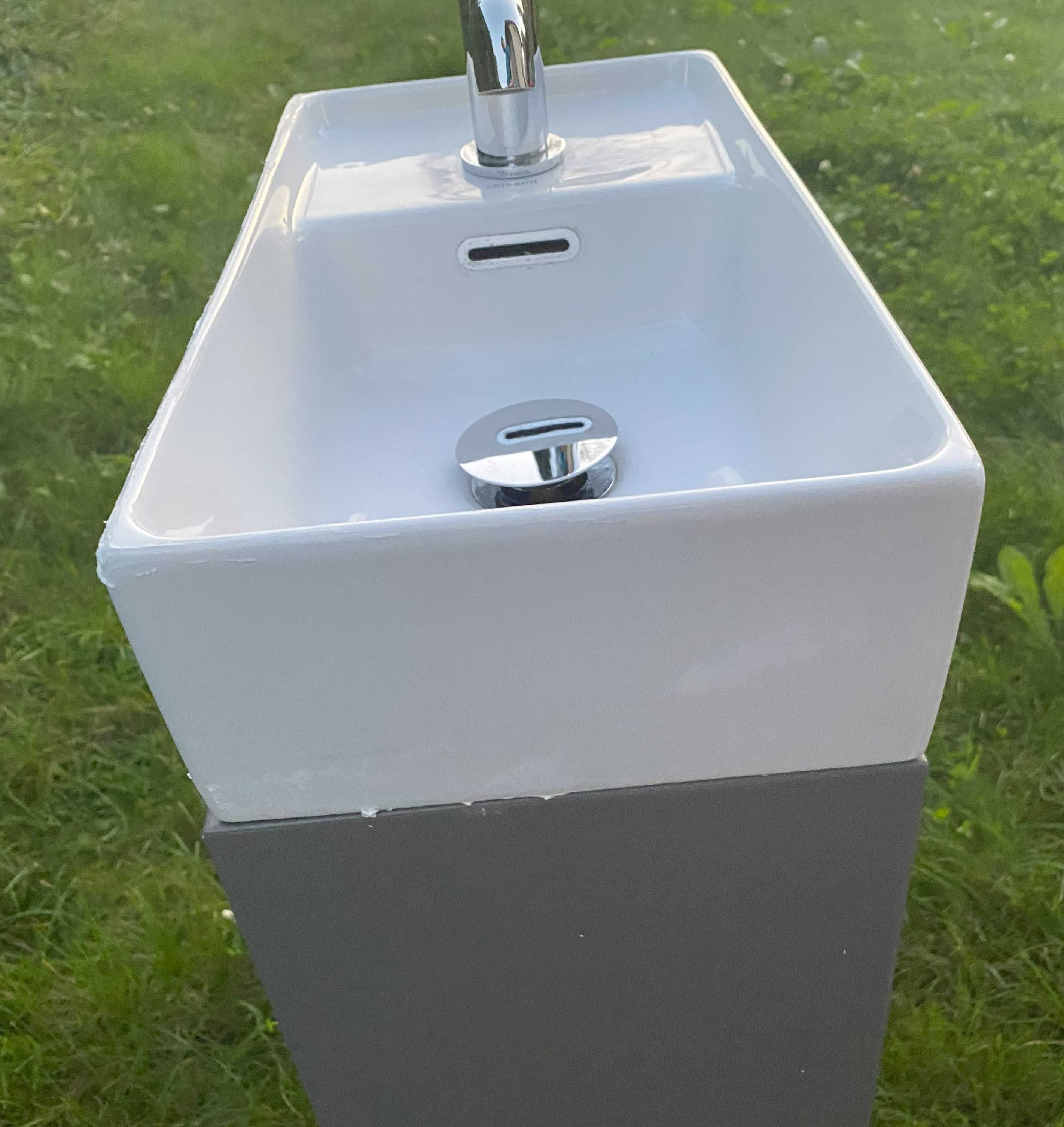 Szafka z umywalką Cersanit CREA 40 i baterią Omnires