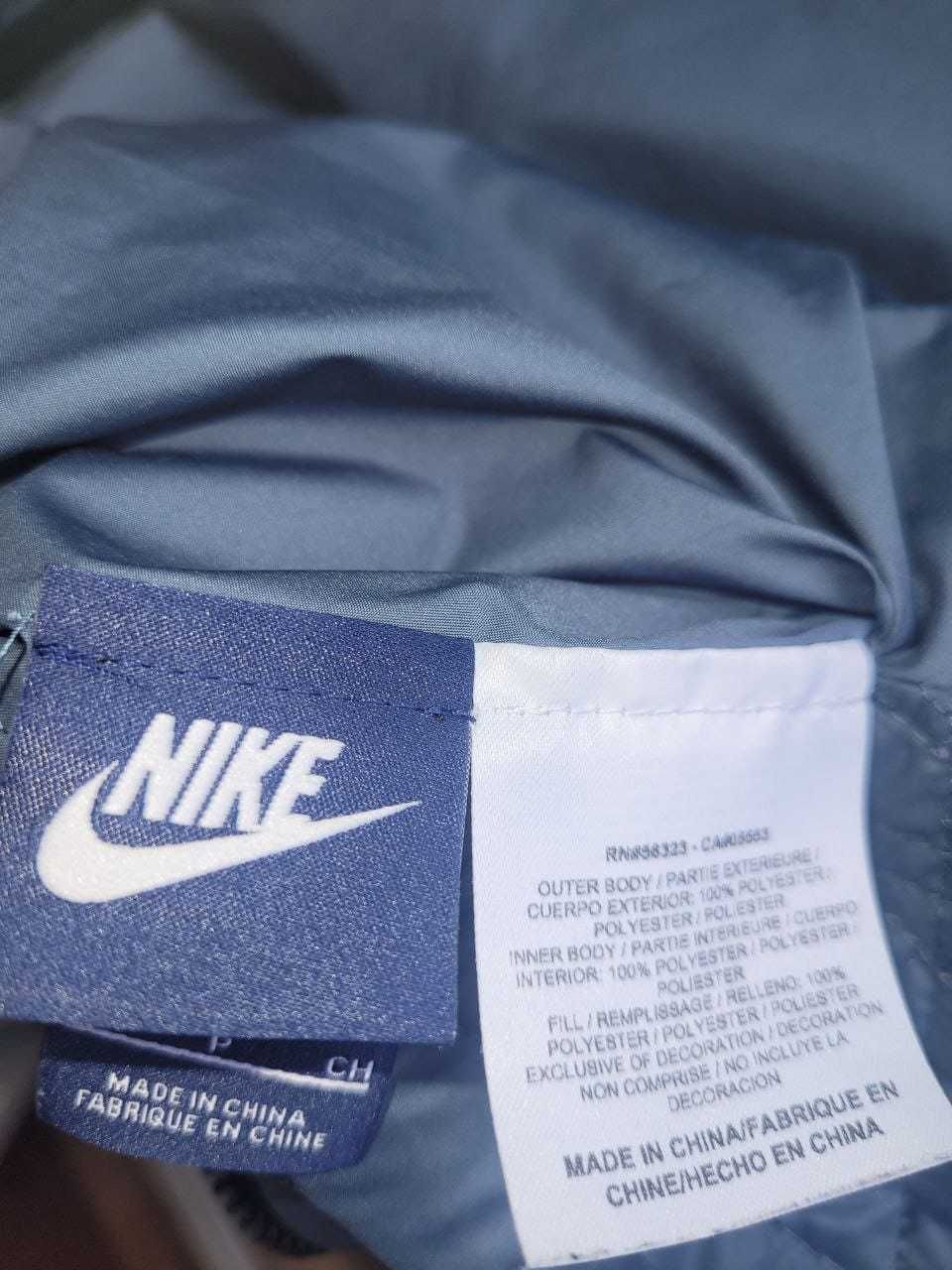 Куртка Nike для жінок на весну двостороння р.S