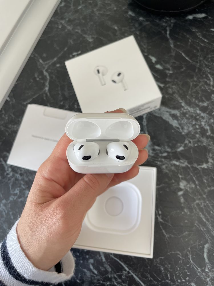 Навушники AirPods 3