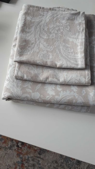 obrus   220 x 140 cm + 2 poszewki na poduszki / komplet