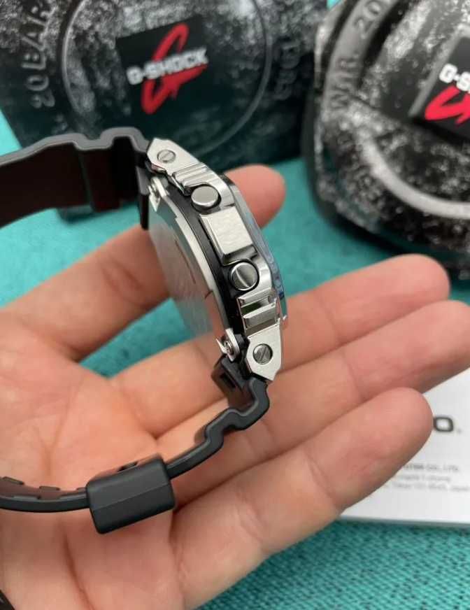 Наручные часы Casio G-shock GM-5600U-1E
