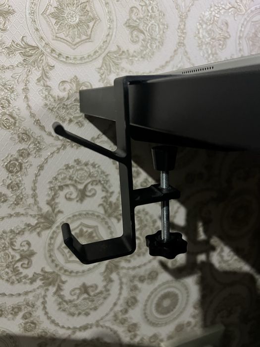 Тримач для навушників