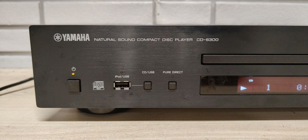 Odtwarzacz CD player YAMAHA CD-S300. USB